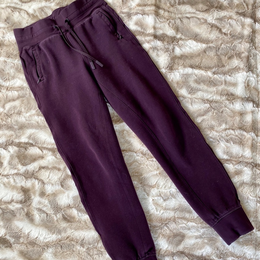 Gently worn Lululemon joggers size 4